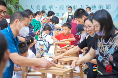 大美龍華·辰啟東方——深圳文博會戴為集團分會場藝術節盛大啟幕，共繪灣區人文新畫卷